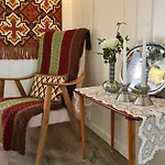 Lauvasstua-charming House By The Sea בית נופש