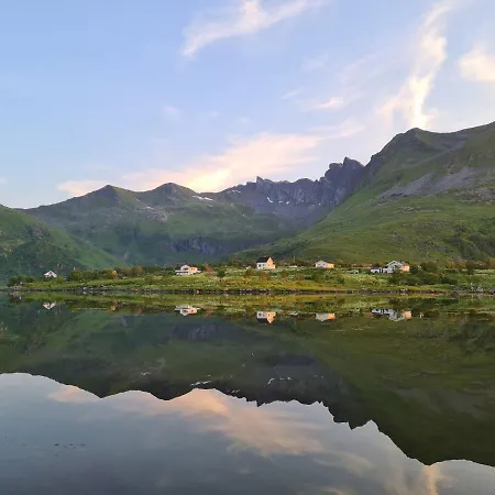 Holiday home Lauvasstua-charming House By The Sea Bostad