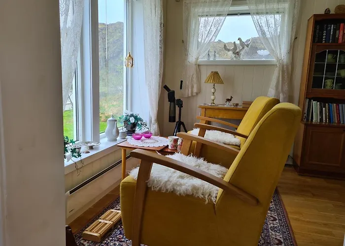 Lauvasstua-charming House By The Sea Bostad